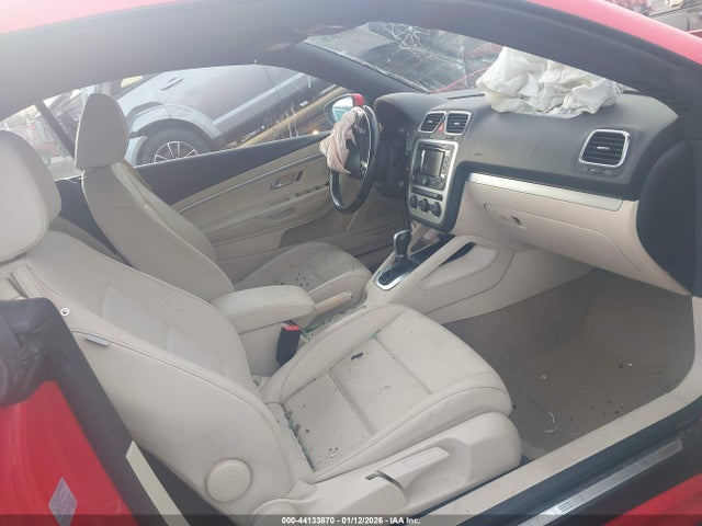 Продаж на аукціоні авто 2016 Volkswagen Eos Komfort, vin: WVWBW8AH4GV000882, номер лоту: 44133870