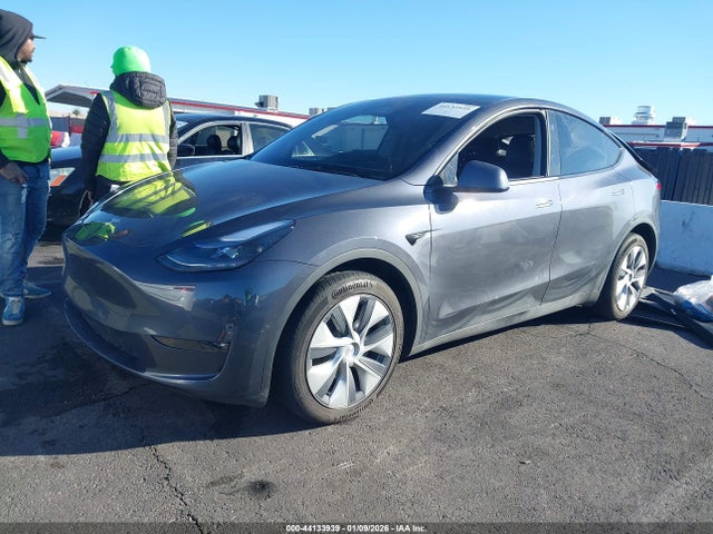 2023 TESLA MODEL Y 7SAYGDEE6PF911376 Photo 1