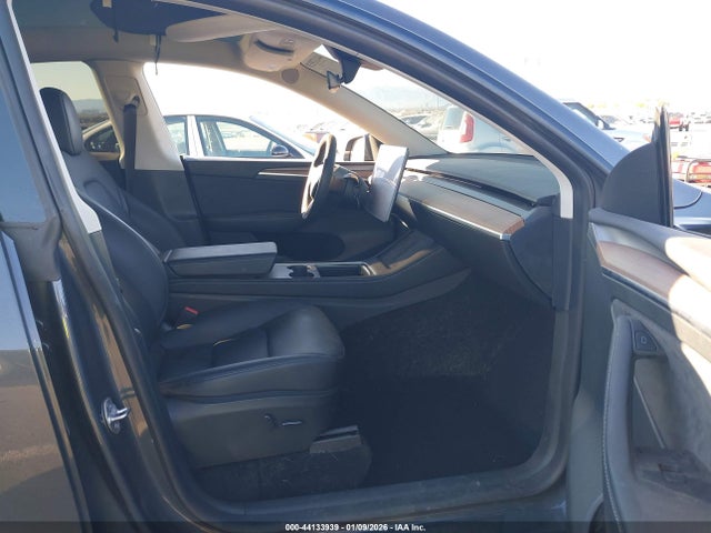 2023 TESLA MODEL Y 7SAYGDEE6PF911376 Photo 4