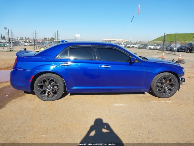2019 Chrysler 300 300s მანქანა იყიდება აუქციონზე, vin: 2C3CCABG3KH559744, აუქციონის ნომერი: 44133974