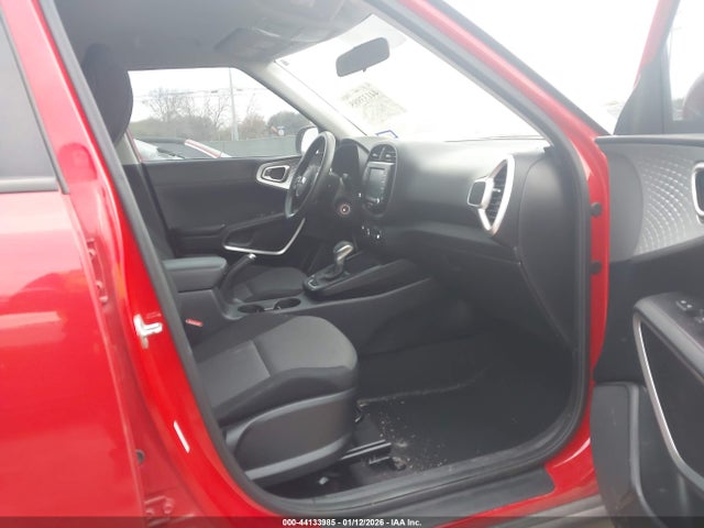 KNDJ23AU9L7727084 KIA SOUL LX