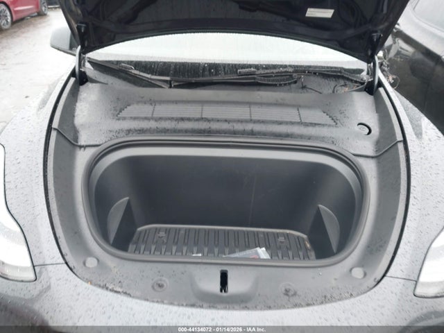 2024 TESLA MODEL Y 7SAYGDEDXRF099834 Photo 9