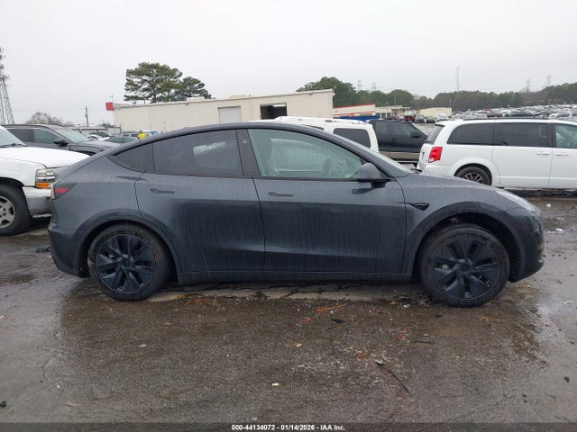 Tesla Model Y Rwd 2024 7SAYGDEDXRF099834 Image 12