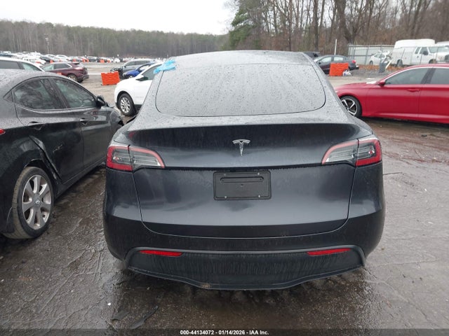 Tesla Model Y Rwd 2024 7SAYGDEDXRF099834 Image 15