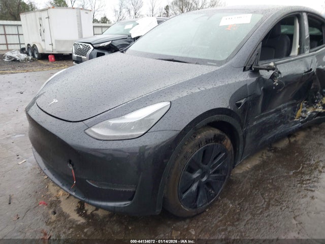 Tesla Model Y Rwd 2024 7SAYGDEDXRF099834 Image 19