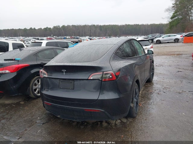2024 TESLA MODEL Y 7SAYGDEDXRF099834 Photo 3