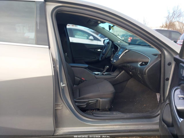1G1ZD5ST3JF161790 Chevrolet MALIBU LT