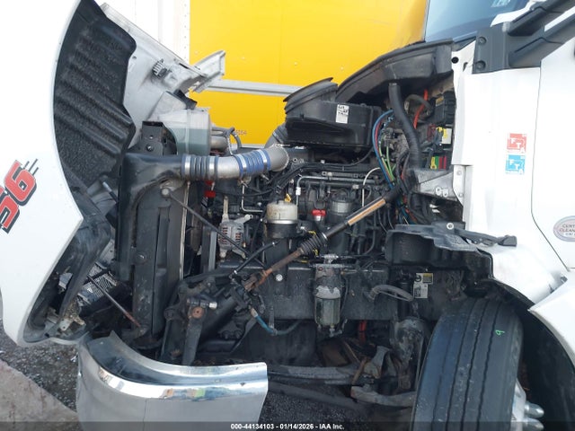 44134103 :رقم المزاد ، 1XKYDP9X6NJ480129 vin ، 2022 Kenworth T680 مزاد بيع