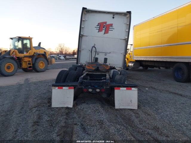 44134103 :رقم المزاد ، 1XKYDP9X6NJ480129 vin ، 2022 Kenworth T680 مزاد بيع
