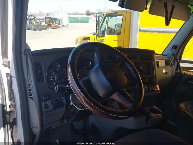 44134103 :رقم المزاد ، 1XKYDP9X6NJ480129 vin ، 2022 Kenworth T680 مزاد بيع