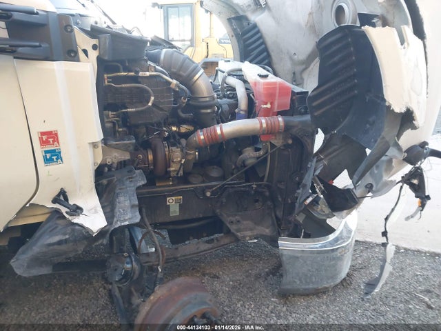 44134103 :رقم المزاد ، 1XKYDP9X6NJ480129 vin ، 2022 Kenworth T680 مزاد بيع