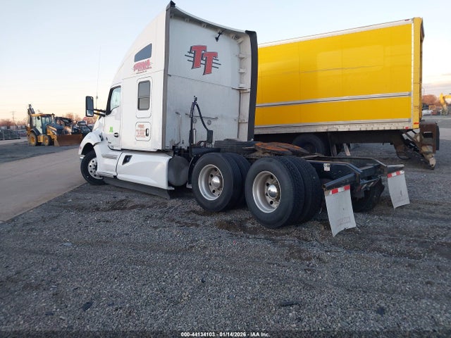 44134103 :رقم المزاد ، 1XKYDP9X6NJ480129 vin ، 2022 Kenworth T680 مزاد بيع