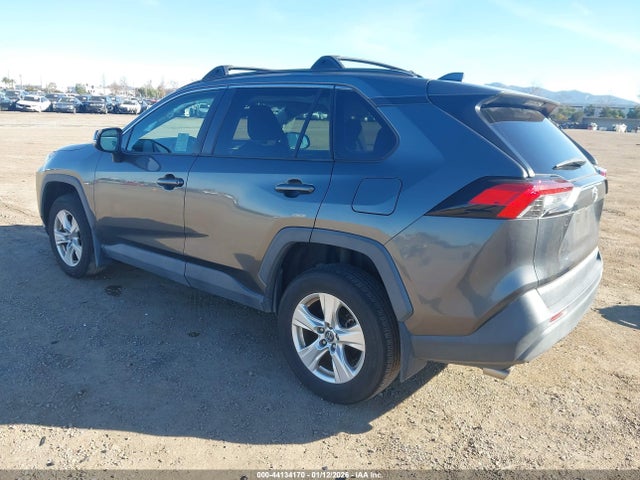 Toyota Rav4 Xle 2021 2T3W1RFV0MC090378 Image 3