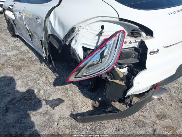2016 PORSCHE PANAMERA WP0AA2A70GL000159 Photo 5