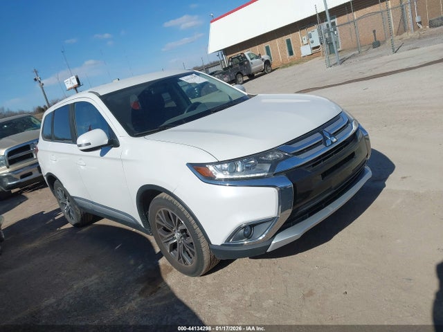 2017 MITSUBISHI OUTLANDER JA4AD3A37HZ066050 Photo 0