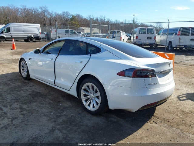 2018 TESLA MODEL S 5YJSA1E28JF278587 Photo 2