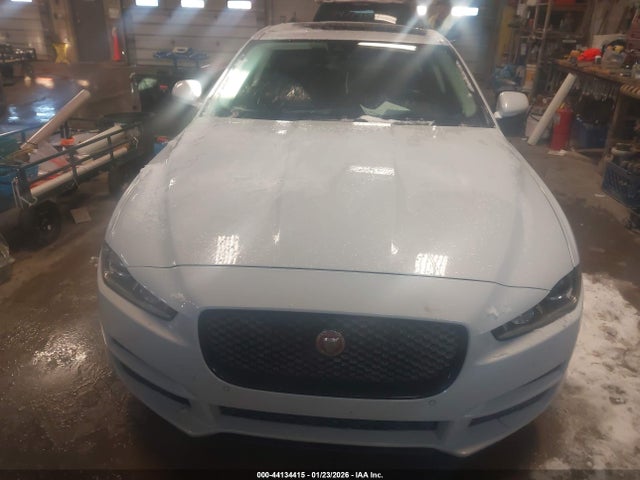 2018 JAGUAR XE SAJAK4FN6JCP36855 Photo 5