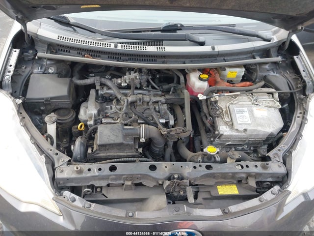 JTDKDTB33E1561994 Toyota Prius C Two