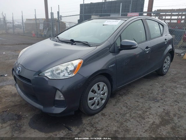 JTDKDTB33E1561994 Toyota Prius C Two