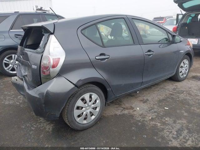 JTDKDTB33E1561994 Toyota Prius C Two