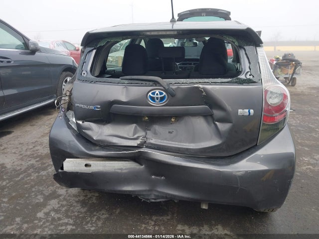 JTDKDTB33E1561994 Toyota Prius C Two