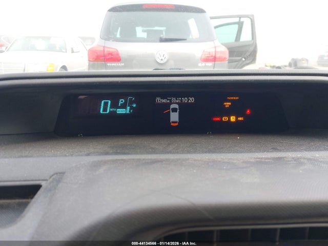 JTDKDTB33E1561994 Toyota Prius C Two
