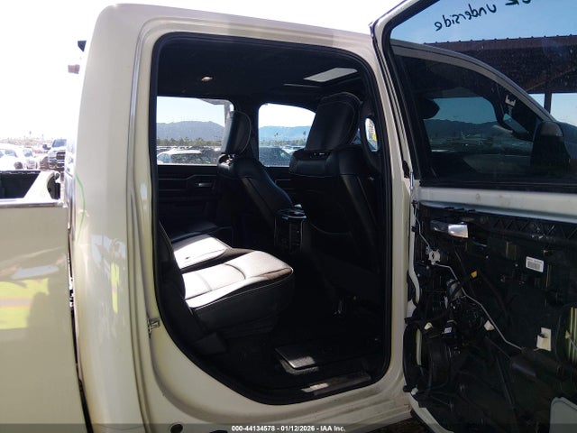 3C6UR4FJ4MG642826 RAM 2500 Laramie 4x2 6&#039;4 Box