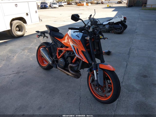 2022 KTM 1290 VBKV39405NM952549