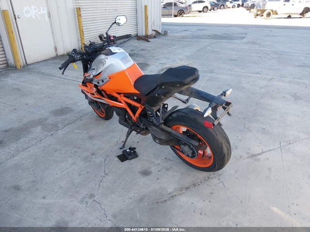 2022 KTM 1290 VBKV39405NM952549 Photo 2