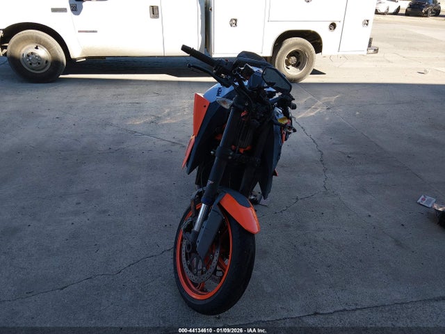 2022 KTM 1290 VBKV39405NM952549 Photo 4