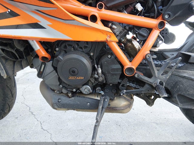 2022 KTM 1290 VBKV39405NM952549 Photo 8