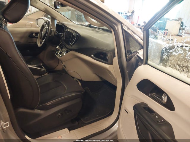 2020 CHRYSLER PACIFICA HYBRID 2C4RC1N71LR287742 Photo 4