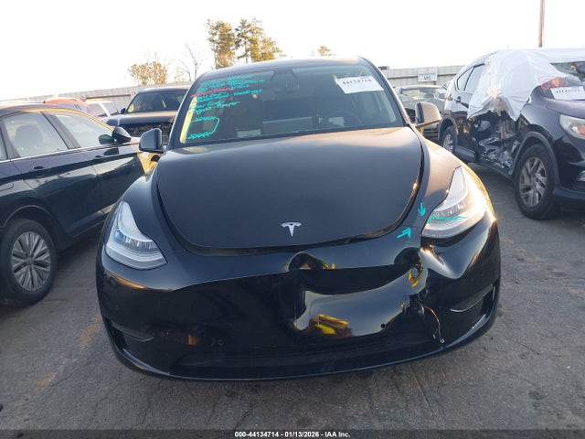 Продаж на аукціоні авто 2022 Tesla Model Y Long Range Dual Motor All-wheel Drive, vin: 7SAYGDEEXNF321503, номер лоту: 44134714