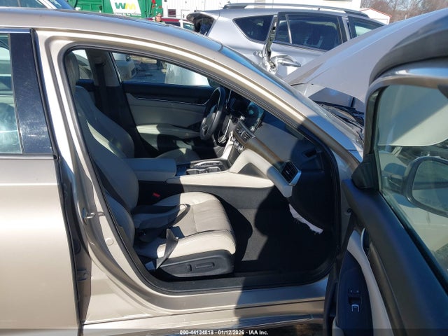 Продажа на аукционе авто 2018 Honda Accord Ex-l 2.0t, vin: 1HGCV2F68JA040121, номер лота: 44134818