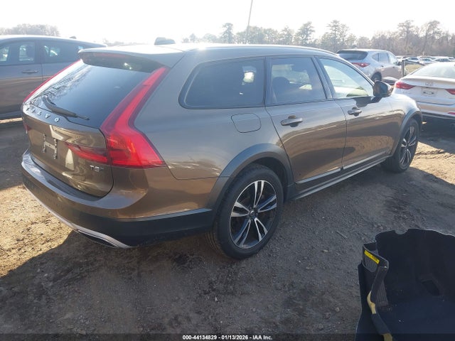 Aukcja sprzedaży 2018 Volvo V90 Cross Country T5, vin: YV4102NK2J1021497, numer aukcji: 44134829