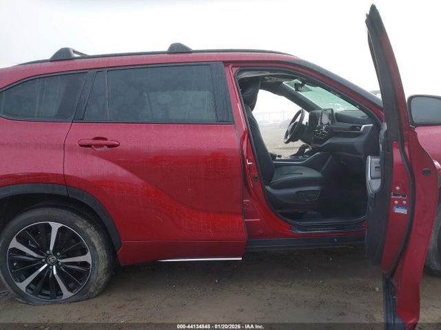 5TDLZRBH8NS183968 Toyota Highlander Xse