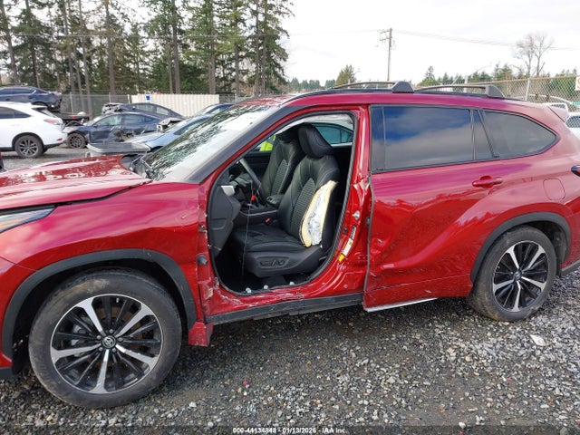 5TDLZRBH8NS183968 Toyota Highlander Xse