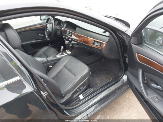 2010 BMW 528I WBANV1C50AC158842 Photo 4
