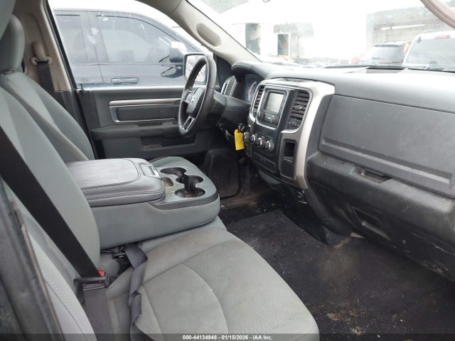 2017 Ram 1500 Slt  4x4 6'4 Box მანქანა იყიდება აუქციონზე, vin: 1C6RR7GG3HS583597, აუქციონის ნომერი: 44134948