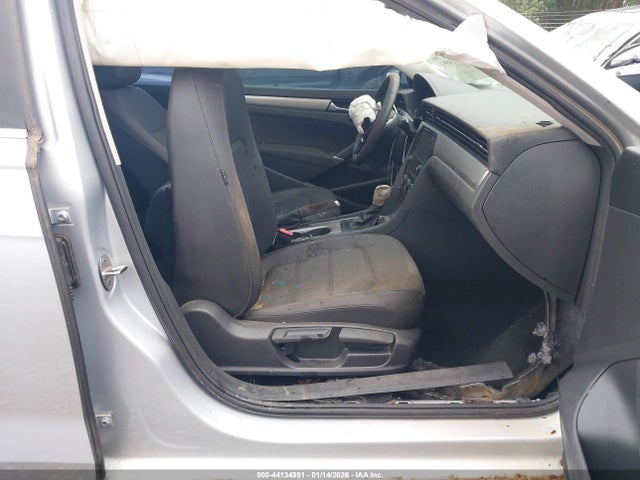 44134951 :رقم المزاد ، 1VWSA7A34MC007977 vin ، 2021 Volkswagen Passat 2.0t Se مزاد بيع