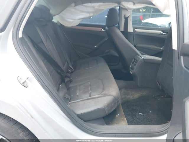 44134951 :رقم المزاد ، 1VWSA7A34MC007977 vin ، 2021 Volkswagen Passat 2.0t Se مزاد بيع
