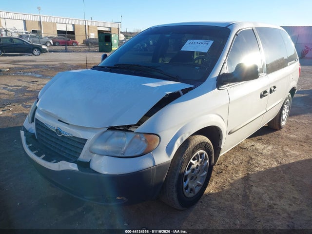 2002 CHRYSLER VOYAGER 1C4GJ25382B711947 Photo 1