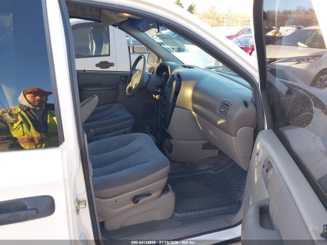 2002 CHRYSLER VOYAGER 1C4GJ25382B711947 Photo 4