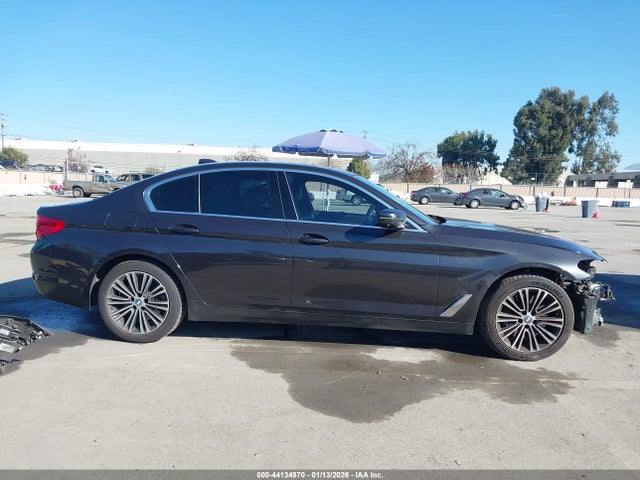 WBAJR7C03LWW60854 BMW 530i Xdrive
