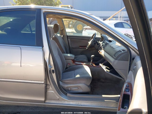 2003 Toyota Camry Xle მანქანა იყიდება აუქციონზე, vin: JTDBE32K830238645, აუქციონის ნომერი: 44135030
