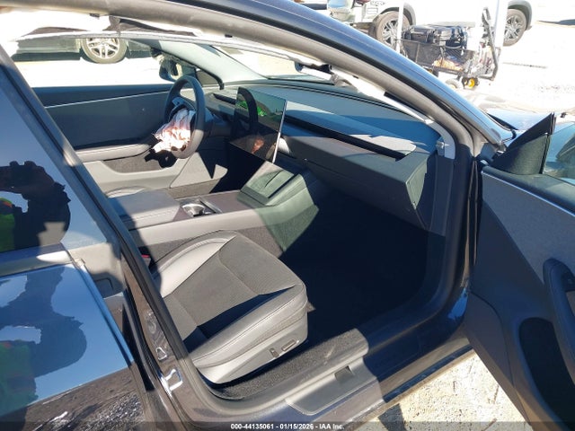 Продаж на аукціоні авто 2025 Tesla Model 3, vin: 5YJ3E1EA9SF999549, номер лоту: 44135061