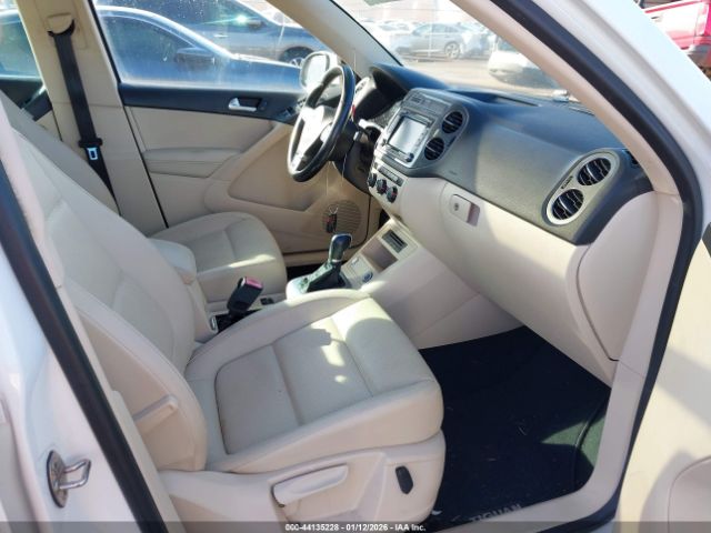 2015 VOLKSWAGEN TIGUAN WVGAV7AX3FW605755 Photo 4