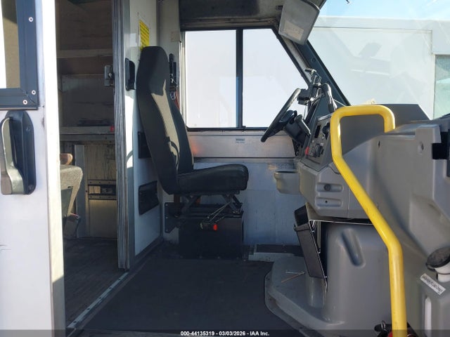 JALB4T176F7W00224 Isuzu Commercial Van