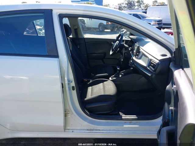 3KPA25AB5JE090668 KIA RIO LX