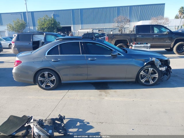 WDDZF4JB1JA380142 Mercedes-Benz E 300